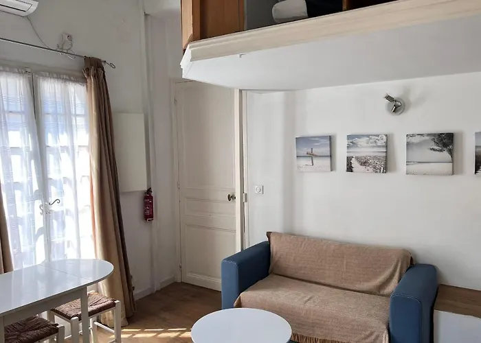 Cozy Mezzanine In Old With Wi-fi & Ac *