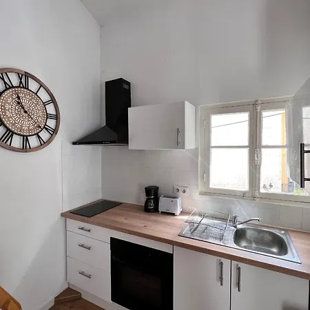 Apartment With Mezzanine In The Heart Of Old Wifi Air Conditioning
