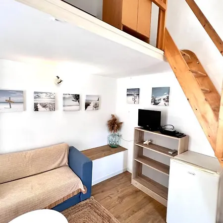 Апартаменти Cozy Mezzanine In Old With Wi-fi & Ac *